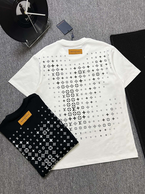 ブランドTシャツ側面デザイン